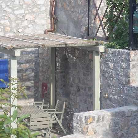 To Petradi Apartment Avgonima Luaran gambar
