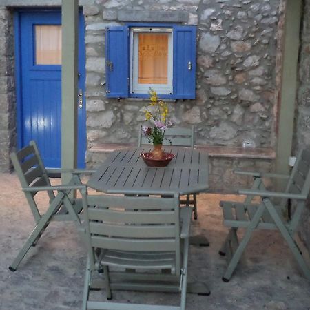 To Petradi Apartment Avgonima Luaran gambar