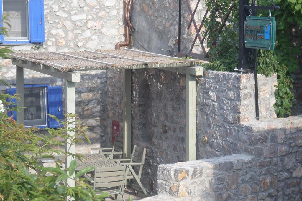 To Petradi Apartment Avgonima Luaran gambar