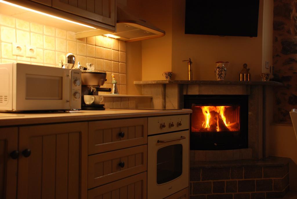 To Petradi Apartment Avgonima Bilik gambar
